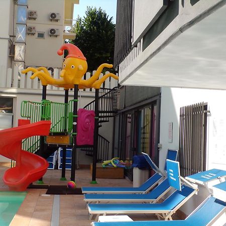 Hotel 2000 ริมินี ภายนอก รูปภาพ