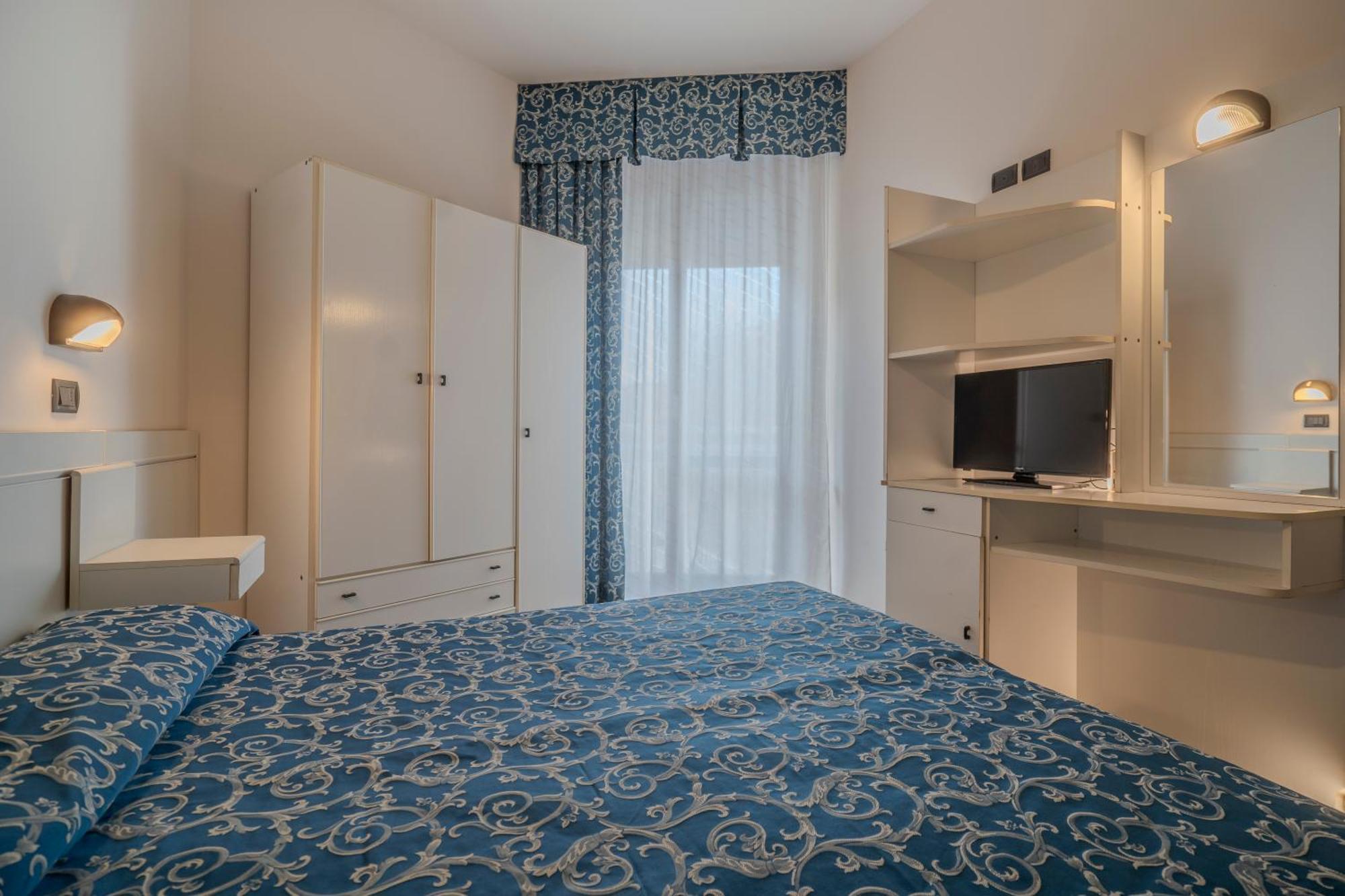 Hotel 2000 ริมินี ภายนอก รูปภาพ