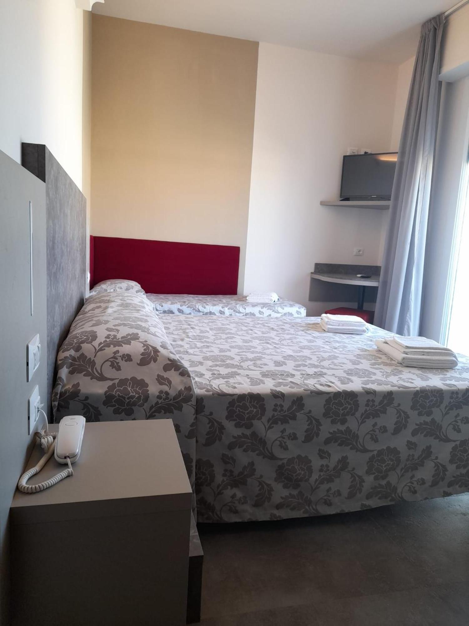 Hotel 2000 ริมินี ภายนอก รูปภาพ