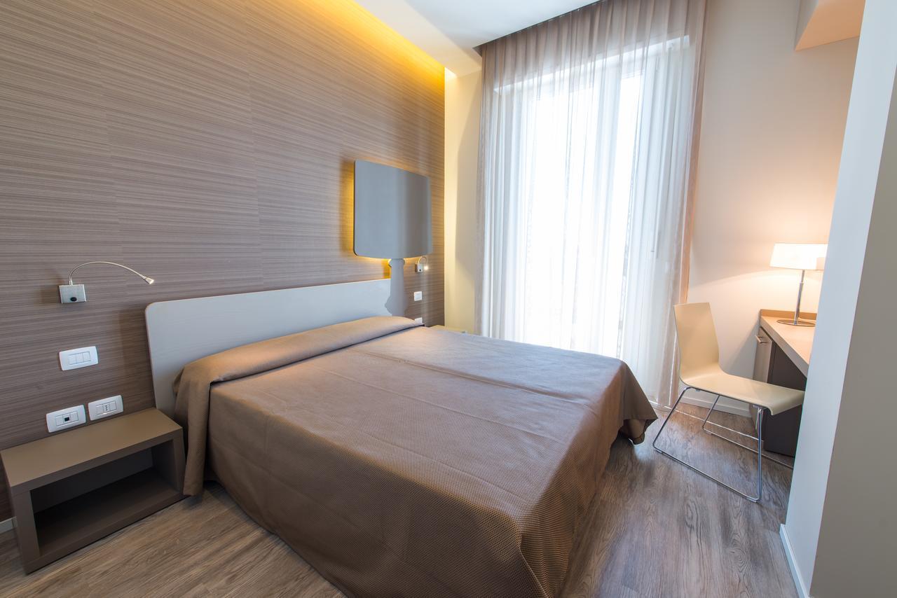 Hotel 2000 ริมินี ภายนอก รูปภาพ
